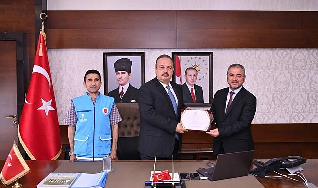Vali Canbolat, kurban vekaletini TDV Aydın Şubesi'ne verdi