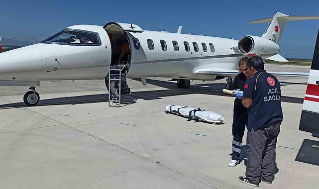 Van'da 2 hasta ambulans uçakla Ankara'ya gönderildi