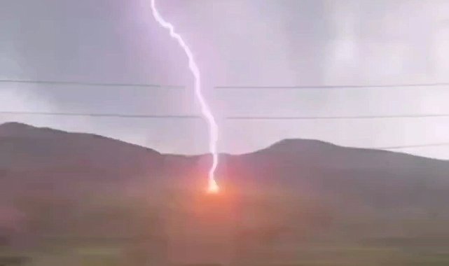 Van'da dağa yıldırım düştü