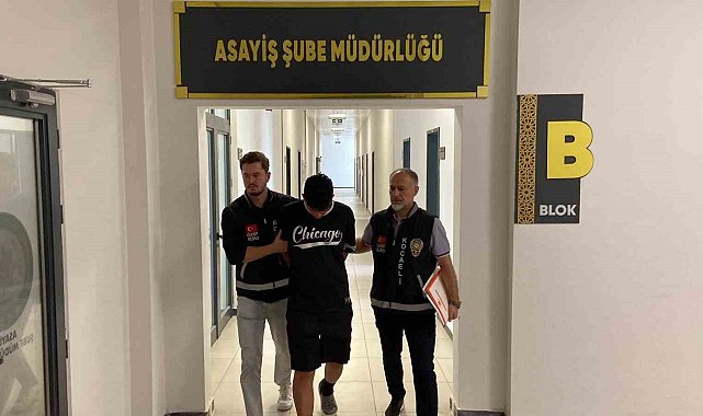 Vatandaşın güneş gözlüğünü ve cep telefonunu silah zoruyla gasp etti
