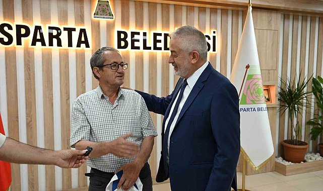 Vatandaşlar bağışta bulunarak hastaneye katkı sağlıyor