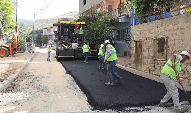 Yahyalı'da asfaltlama çalışmaları devam ediyor