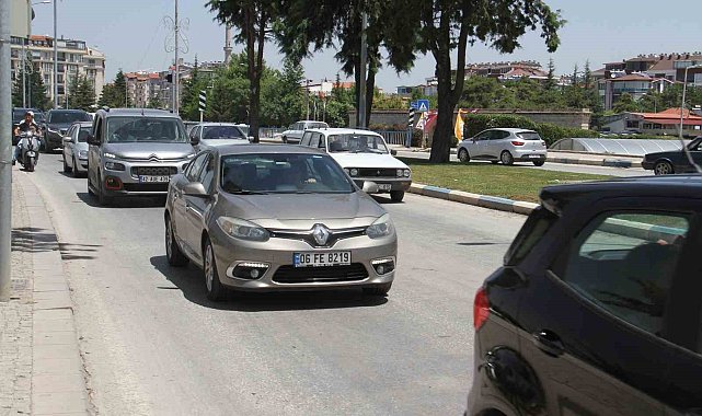 Yeni Konya-Antalya Kara yolunda bayram trafiği yoğunluğu