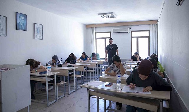 YKS'ye gireceklere 'Her soru ya da sayfa sonunda zamanı kontrol etmeyin' uyarısı