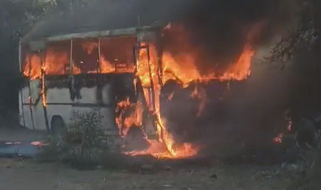 Yolcu midibüsü alevlere teslim oldu