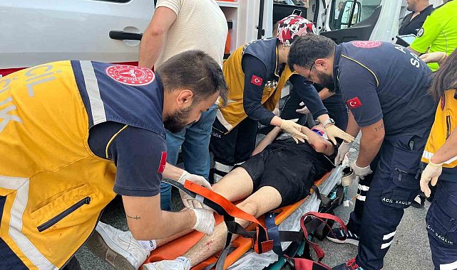 Yolun karşısına geçmeyen çalışan kadına motosiklet çarptı
