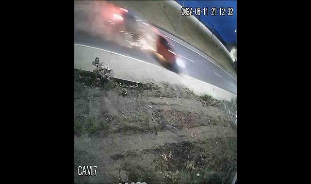 Zonguldak'ta iki aracın çarpıştığı kaza kamerada: 2 yaralı