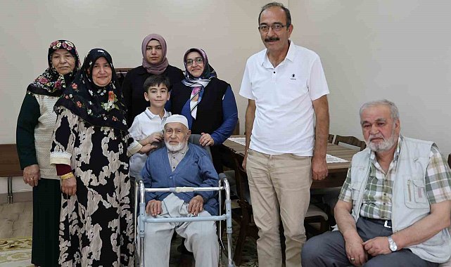 108 yaşındaki Kadir dede "Türkçe ezan" baskısını anlattı