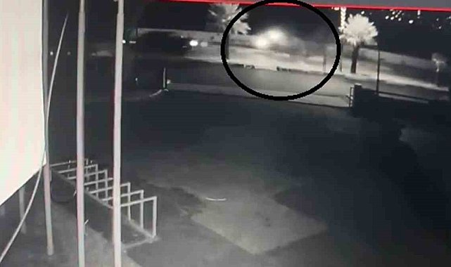 2 kişinin yaralandığı kazada otomobilin defalarca takla attığı anlar kamerada