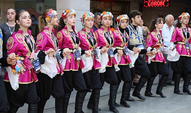 32. Uluslararası Akçaabat Müzik ve Halk Oyunları Festivali başladı