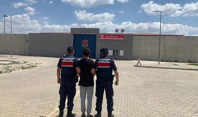 4 yıl 2 ay hapis cezasıyla aranan şahsı jandarma yakaladı