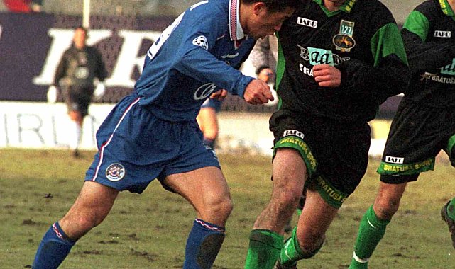 57 yaşındaki Japon forvet Miura, 16. takımına transfer oldu