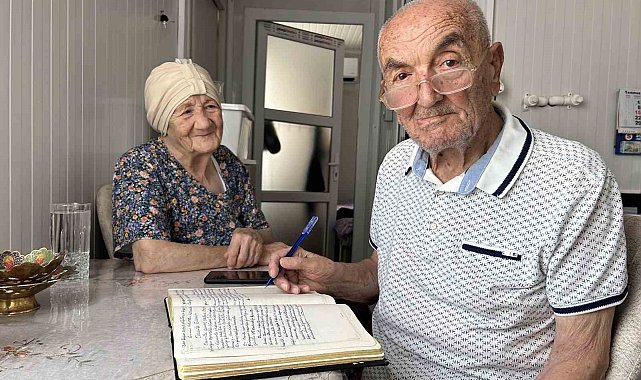 97'lik delikanlı kalemini ve kitabını yanından ayırmadan beynini dinç tutuyor