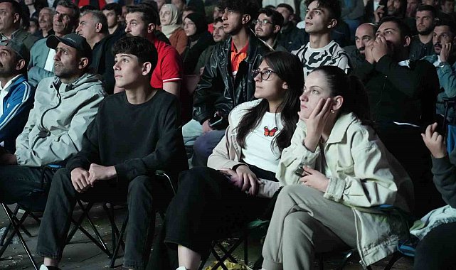 A Milli Futbol Takımı'nın çeyrek finale yükselmesi Gümüşhane'de coşkuyla kutlandı
