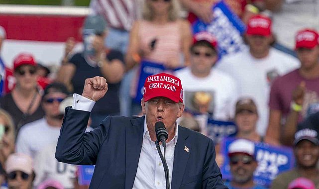 ABD Yüksek Mahkemesi, Trump'ın anayasal yetkileri dahilinde yaptığı eylemlerde "mutlak dokunulmazlığa" sahip olduğuna hükmetti