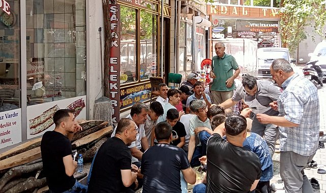 Adak pilav geleneği sürüyor