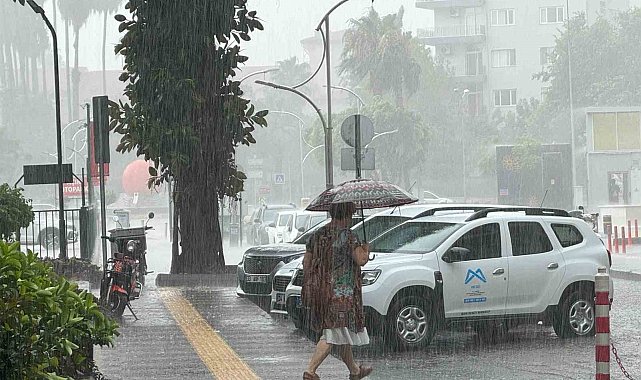 Adana ve Mersin'in kuzeyinde 'gök gürültülü yağış' uyarısı