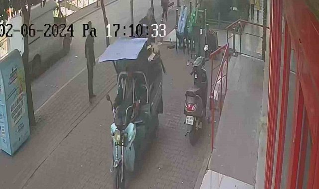 Adana'da garip hırsızlık: Motosikleti sahibiyle birlikte çaldılar