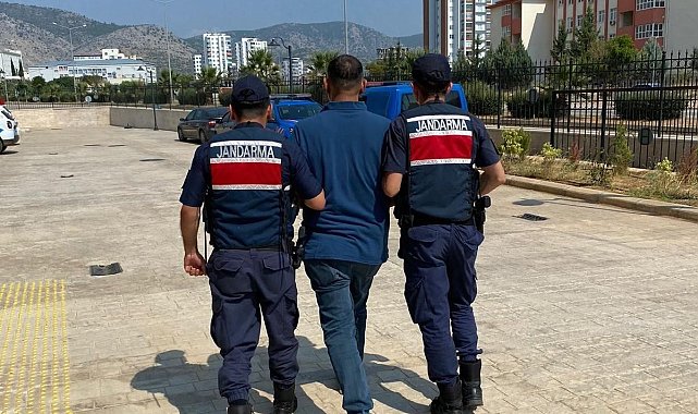Adana'da uzun süredir aranan 2 hükümlü yakalandı