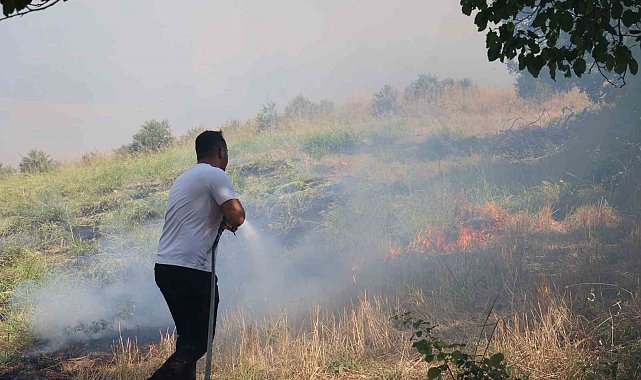 Adana'daki orman yangını evlere sıçradı, 8 ev zarar gördü