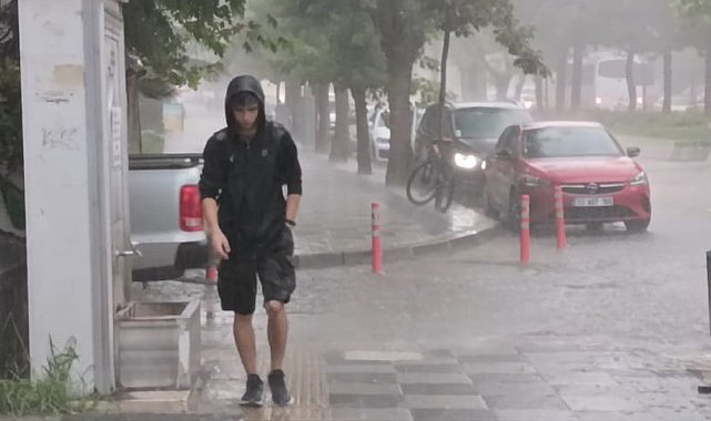 Afyonkarahisar'da sağanak yağış etkili oldu