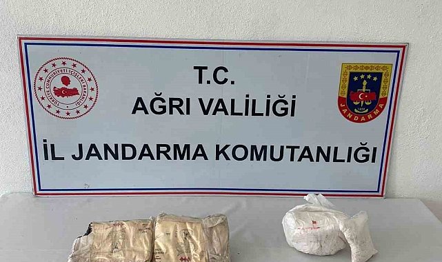 Ağrı&#039;da 2 kilo afyon sakızı ve 1,3 kilo metamfetamin ele geçirildi