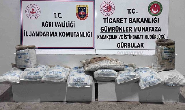 Ağrı&#039;da çuvallar içerisinde 240 kilo uyuşturucu yakalandı