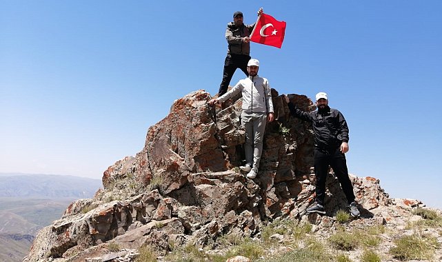 Ağrı'da Kösedağ'a zirve tırmanışı ile 15 Temmuz kutlandı