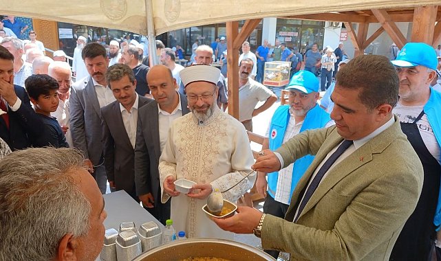 Akçakoca'da binlerce kişiye aşure ikram edildi
