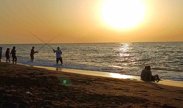 Akçakoca'da gün batımı görenleri hayran bırakıyor
