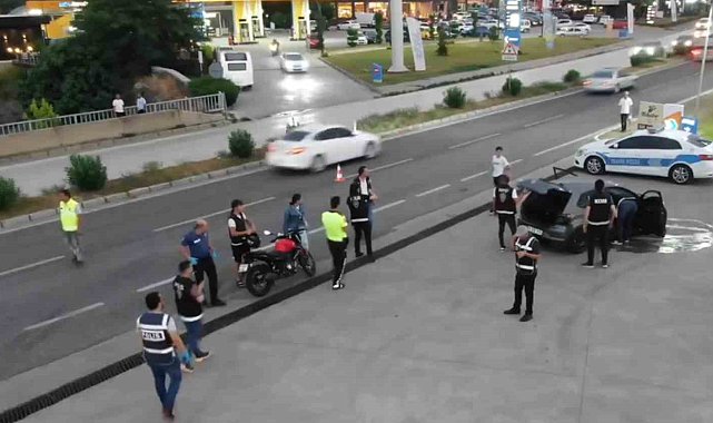 Akçakoca'da polisten şok uygulama