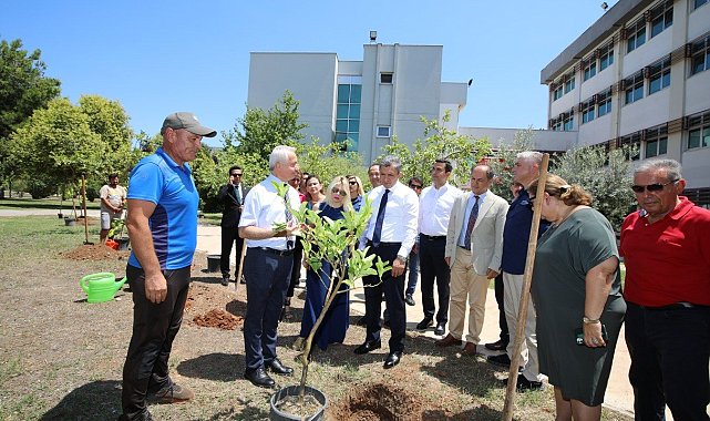 Akdeniz Üniversitesi'nde 253 şehit anısına 253 fidan dikildi