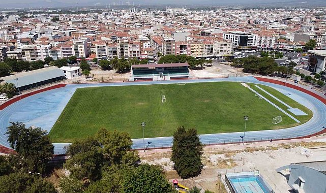 Akhisar Spor Kompleksi yenileme çalışmaları yüzde 70 tamamlandı