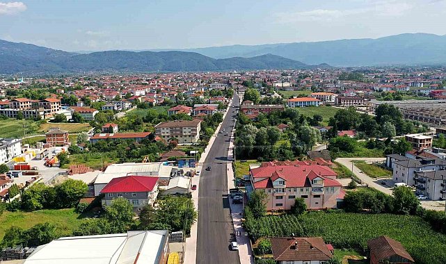 Akyazı'da 9 kilometrelik arter yeni yüzüyle hizmette