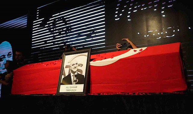 Ali Bahar, başkanı olduğu ATSO'dan gözyaşlarıyla uğurlandı