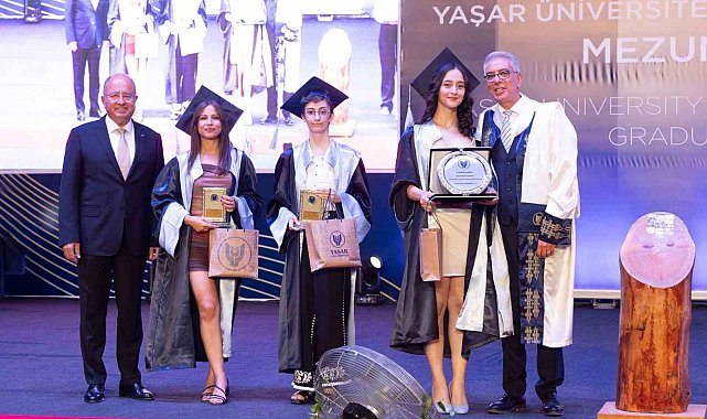 Almanya'dan geldi üniversite birincisi oldu