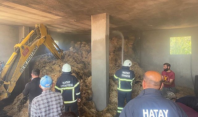 Altınözü'nde samanlık yangını