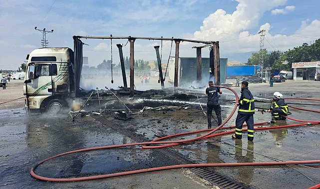 Amasya'da tır, akaryakıt istasyonunun önünde alev alev yandı