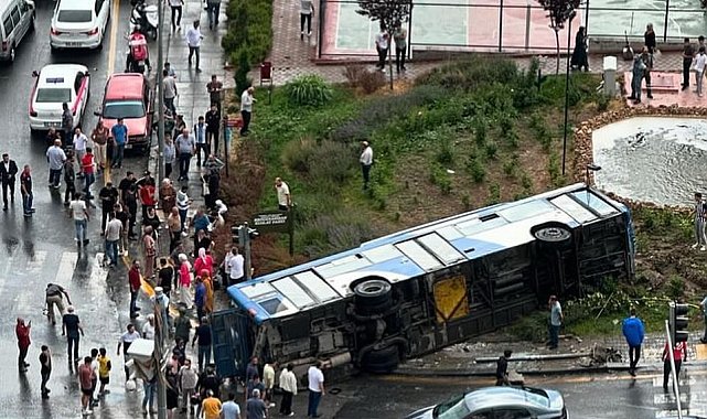 Ankara'da belediye otobüsü devrildi: 5 yaralı
