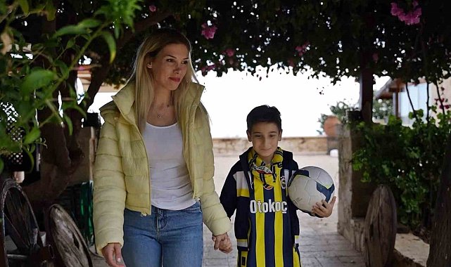 Annesiyle birlikte şehir şehir dolaşıp 5 milyon kişiden kan toplayan Ares'ten güzel haber