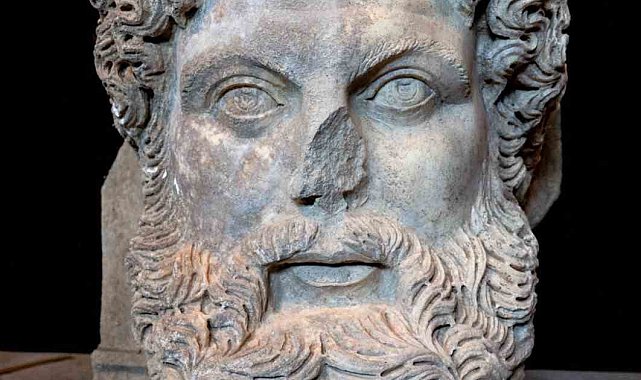 Aphrodisias'ta benzersiz bir keşif: "Kolosal Zeus Başı"
