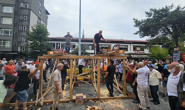 Arhavi'de geleneksel yarışmalar renkli görüntülere sahne oldu