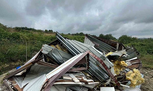 Arnavutköy'de 23 kaçak yapı daha yıkıldı