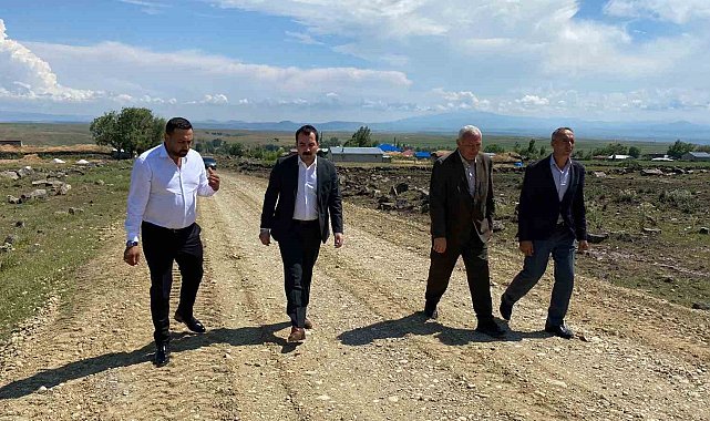 Arpaçay'da köy yolları yapılıyor