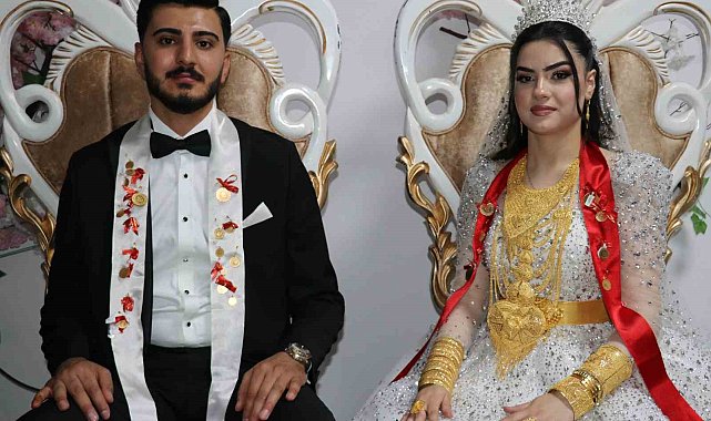 Aşiret düğününde geline 3 kilo altın, damada 4 milyon TL takıldı