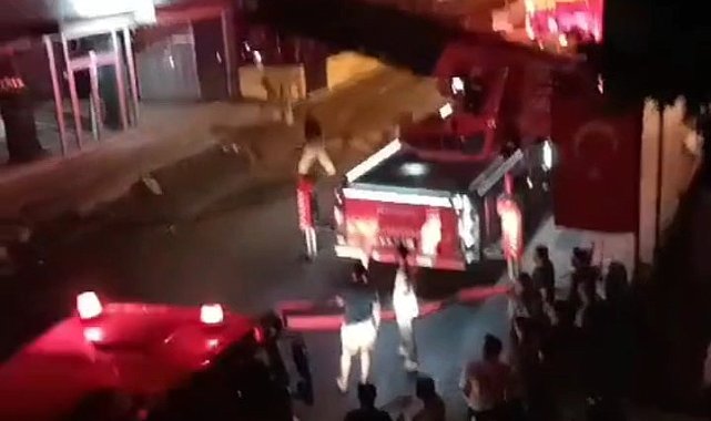 Ataşehir'de apartman dairesi alev alev yandı