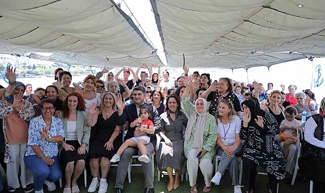 Ataşehirli kadınlar Boğaz'da unutulmaz bir gün geçirdi