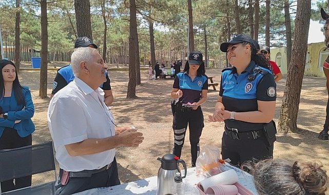 Atlı polisler orman yangınlarına karşı vatandaşları uyardı