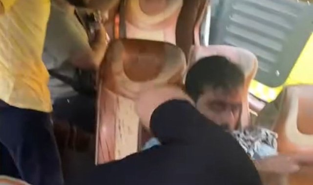 Avcılar'da İETT otobüsü, park halindeki araçlara çarptı: 1'i ağır 3 yaralı