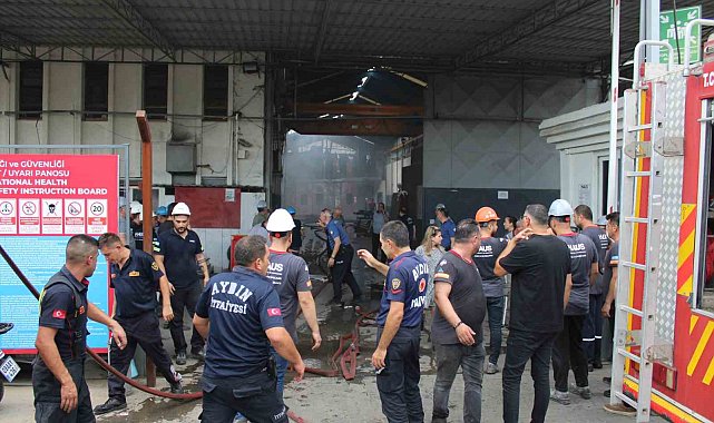 Aydın&#039;da fabrika yangını: 9 kişi dumandan etkilendi